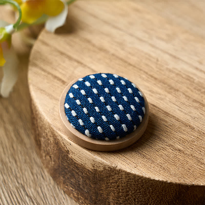 Buddha Stones Broche redondo de tela hecho a mano con diseño floral. - image 15