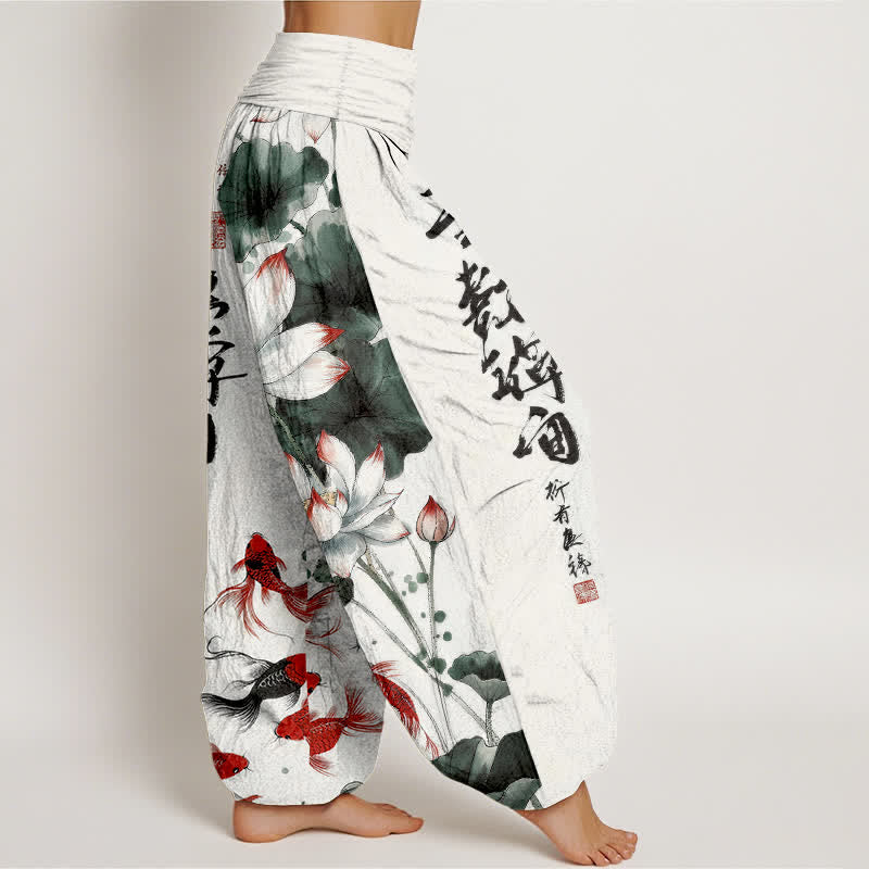 Buddha Stones Pantalones harem de mujer con cintura elástica y estampado de caligrafía en tinta de pez koi rojo y loto de algodón. - image 2