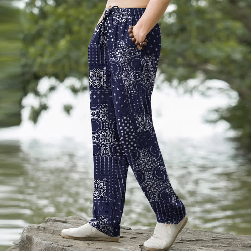Buddha Stones Pantalones de hombre de algodón con estampado de pañuelo bohemio, corte ajustado y bolsillos. - image 1