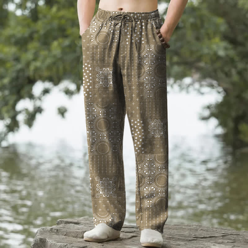 Buddha Stones Pantalones de hombre de algodón con estampado de pañuelo bohemio, corte ajustado y bolsillos. - Caqui oscuro - US/UK/AU50, EU60 (5XL) - image 4