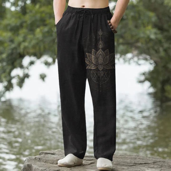 Buddha Stones Pantalones de hombre de algodón con estampado de mandala de loto y corte ajustado, con bolsillos. - Negro - US/UK/AU50, EU60 (5XL) - image 0