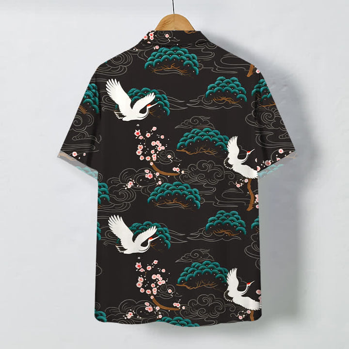 Buddha Stones Camisa transpirable de manga corta para hombre con estampado de nubes, flores de pino y grullas. - image 1