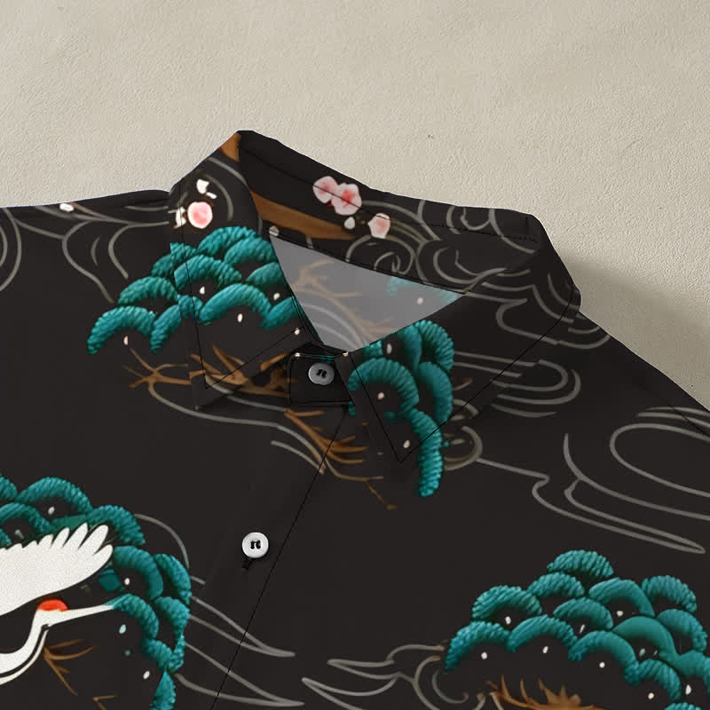 Buddha Stones Camisa transpirable de manga corta para hombre con estampado de nubes, flores de pino y grullas. - image 2