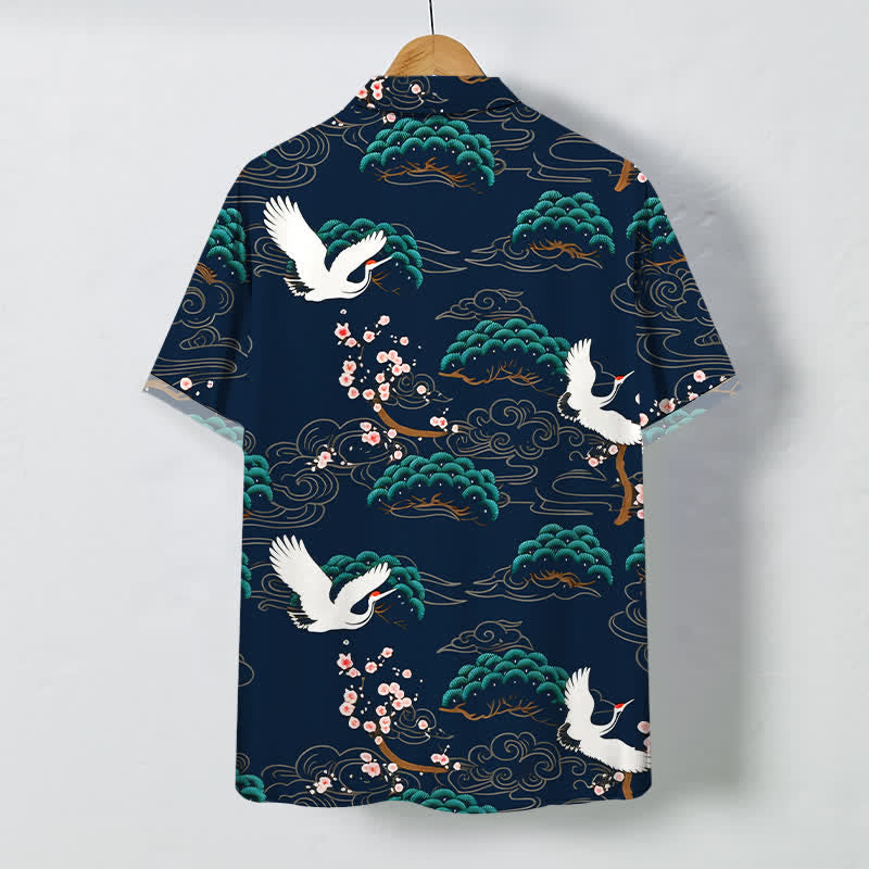 Buddha Stones Camisa transpirable de manga corta para hombre con estampado de nubes, flores de pino y grullas. - image 11