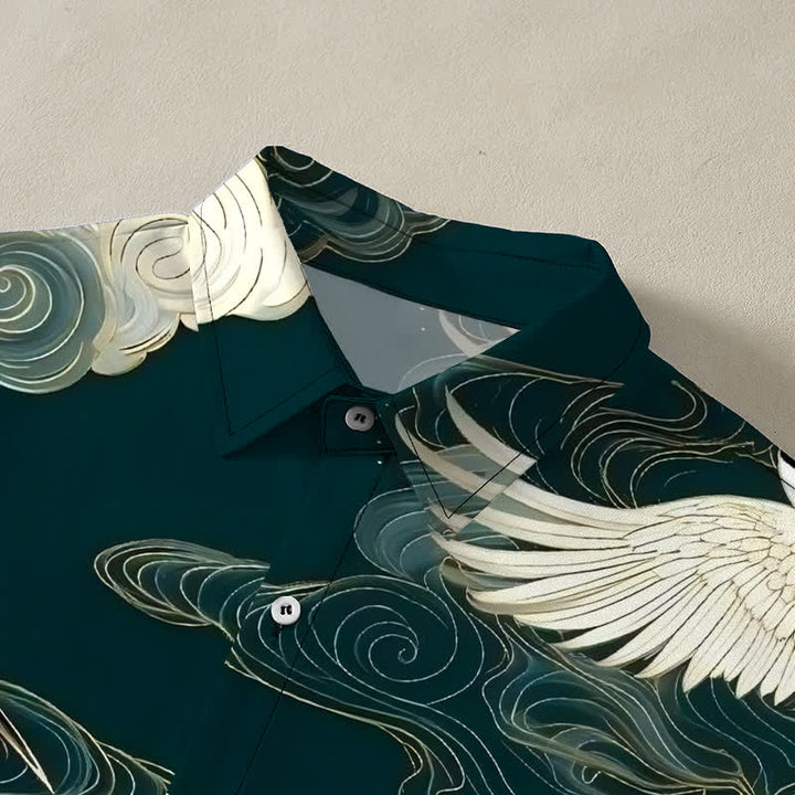 Buddha Stones Camisa de manga corta para hombre resistente a las arrugas con botones y estampado de nubes auspiciosas y grullas de corona roja en vuelo. - image 2