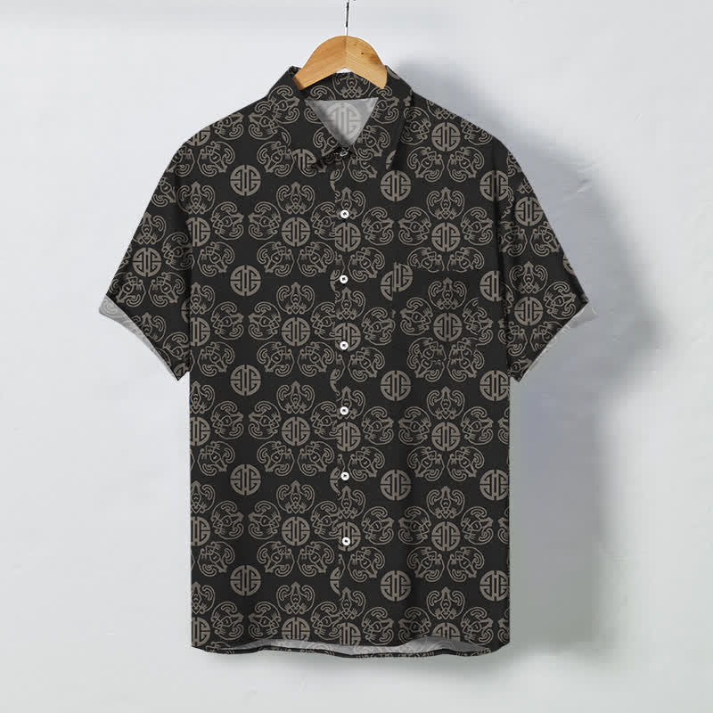 Buddha Stones Camisa de manga corta transpirable para hombre con botones de estampado geométrico y medallón vintage - 	Negro - US/UK/AU48, UE58 (4XL) - image 0