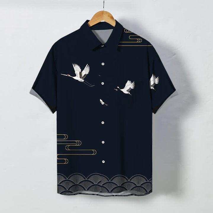 Buddha Stones Camisa transpirable de manga corta para hombre con botones estampados de ondas doradas y grullas - Negro - US/UK/AU48, UE58 (4XL) - image 0