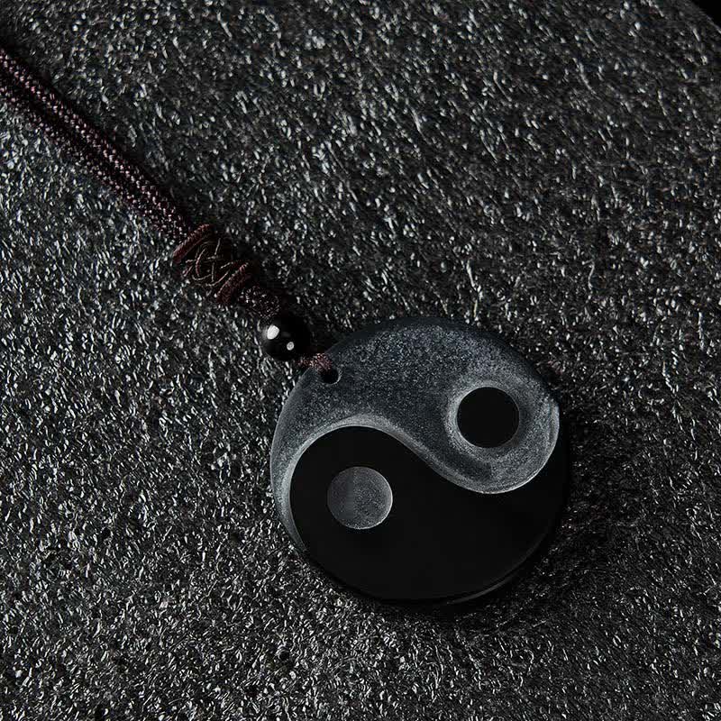 Buddha Stones Collar con colgante redondo de equilibrio Yin Yang de obsidiana negra - image 1