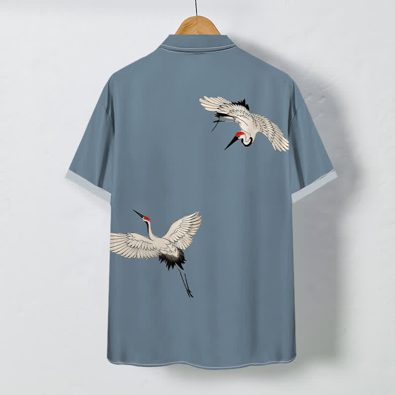 Buddha Stones Camisa transpirable de manga corta para hombre con botones y estampado de grulla blanca en pleno vuelo. - image 1