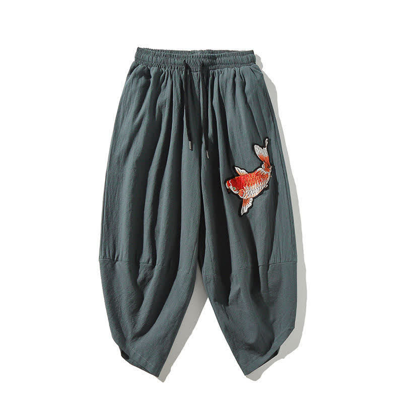 Buddha Stones Pantalones capri estilo Tang de verano con cordón y estampado de peces koi, pantalones harem para hombre con bolsillo - Azul cadete - US/UK/AU46, EU56 (5XL) - image 14