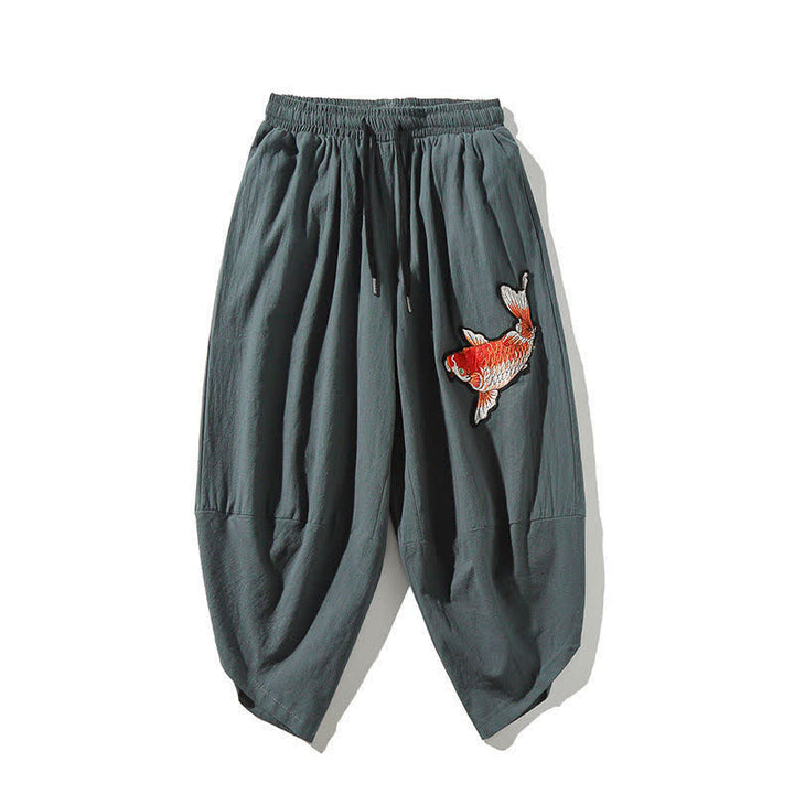 Buddha Stones Pantalones capri estilo Tang de verano con cordón y estampado de peces koi, pantalones harem para hombre con bolsillo - Azul cadete - US/UK/AU46, EU56 (5XL) - image 14