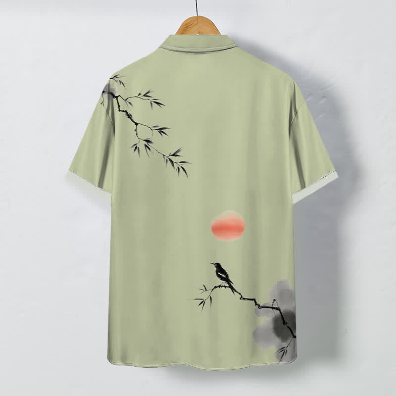 Buddha Stones Camisa transpirable de manga corta para hombre con estampado de pájaros de bambú y sol. - image 4