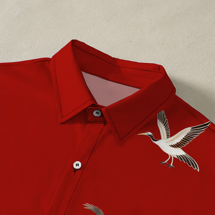Buddha Stones Camisa de manga corta para hombre con botones y estampado de nubes y grullas rojas, resistente a las arrugas. - image 2