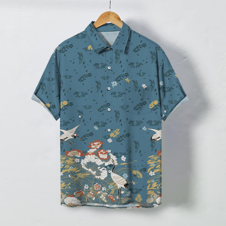 Buddha Stones Camisa transpirable de manga corta para hombre con botones y estampado floral de grullas - Azul acero - US/UK/AU48, UE58 (4XL) - image 0