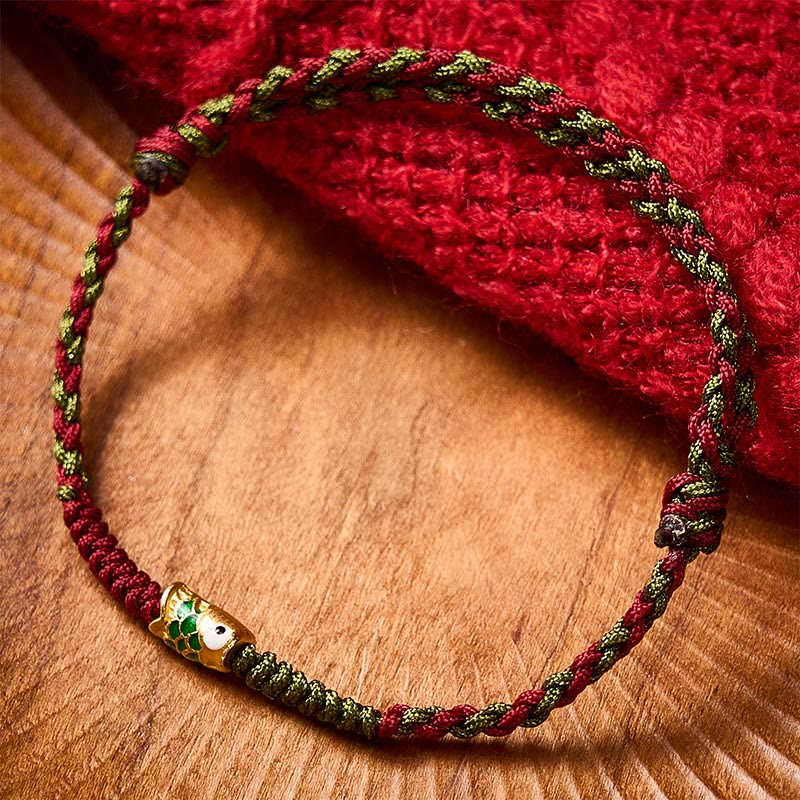 Buddha Stones Pulsera tobillera trenzada de hilo rojo y verde con diseño de pez koi para la buena suerte - image 1