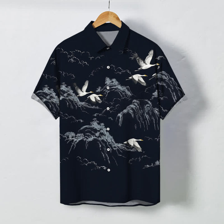 Buddha Stones Camisa transpirable de manga corta para hombre con botones y estampado de nubes y montaña de grullas de tinta - Marina de guerra - US/UK/AU48, UE58 (4XL) - image 0