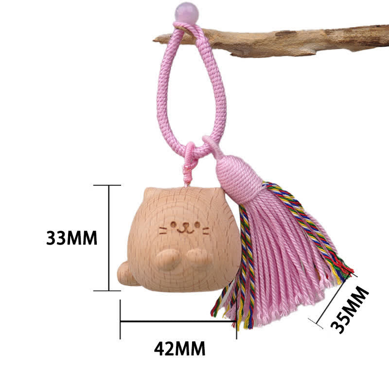 Buddha Stones Llaveros con borla de gato de la suerte, tallados a mano en madera clara. - Gato gordito rosa - image 1