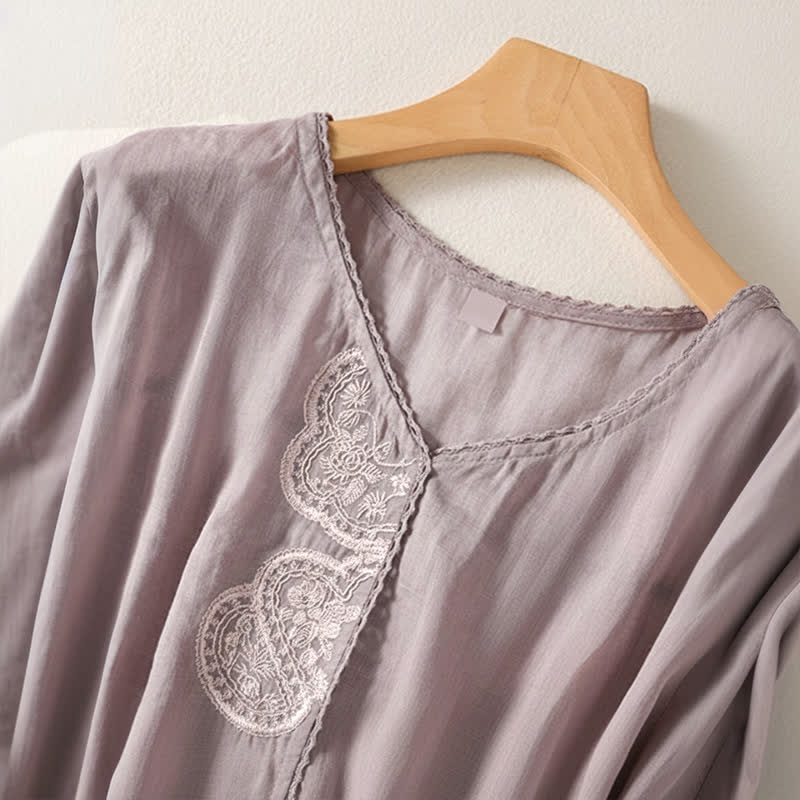 Camiseta de manga corta con cuello en V y estampado informal de Buddha Stones para mujer. - image 2