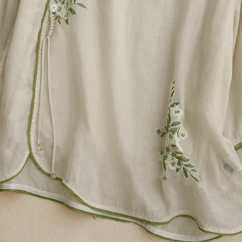 Camisa de mujer de manga tres cuartos con cuello redondo y bordado floral verde y Buddha Stones en color beige. - image 5