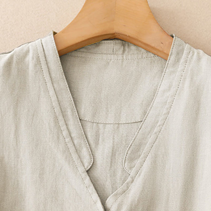 Buddha Stones Camiseta sin mangas lisa de cuello en V con botones, estilo casual de verano para mujer. - image 3