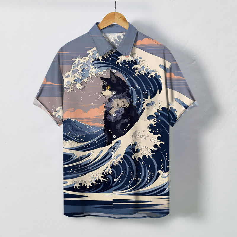 Buddha Stones Camisa transpirable de manga corta para hombre con botones y estampado de gato negro de la Gran Ola - Azul acero claro - US/UK/AU48, UE58 (4XL) - image 0