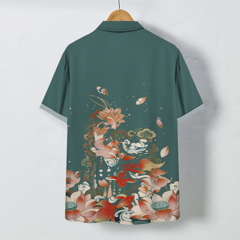 Buddha Stones Camisa transpirable de manga corta para hombre con botones y estampado de olas de nubes y peces koi de loto - image 1