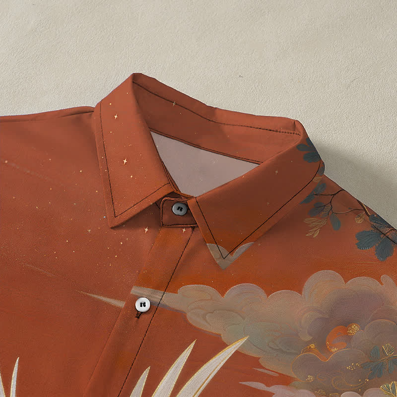 Buddha Stones Camisa de manga corta transpirable para hombre con estampado de grullas voladoras, nubes, olas y flores blancas. - image 2