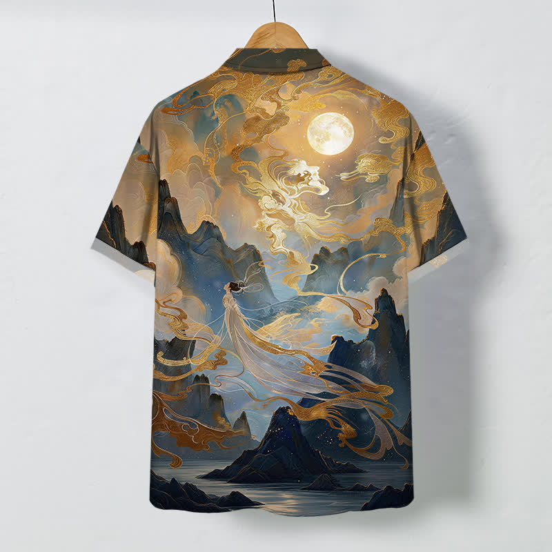 Buddha Stones Camisa de manga corta para hombre con botones y estampado de nubes y luna en la montaña brumosa, resistente a las arrugas. - image 1