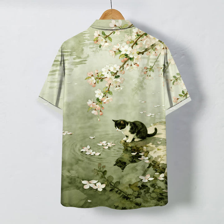 Buddha Stones Camisa de manga corta para hombre con botones y estampado de gato en flor de cerezo junto al agua, resistente a las arrugas. - image 8
