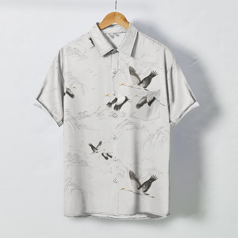 Buddha Stones Camisa transpirable de manga corta para hombre con estampado de paisaje de grullas y cordilleras, botones y diseño de tinta. - Blanco - US/UK/AU48, UE58 (4XL) - image 0