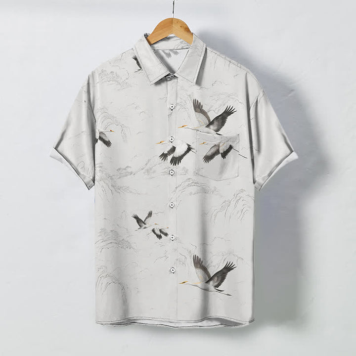 Buddha Stones Camisa transpirable de manga corta para hombre con estampado de paisaje de grullas y cordilleras, botones y diseño de tinta. - Blanco - US/UK/AU48, UE58 (4XL) - image 0