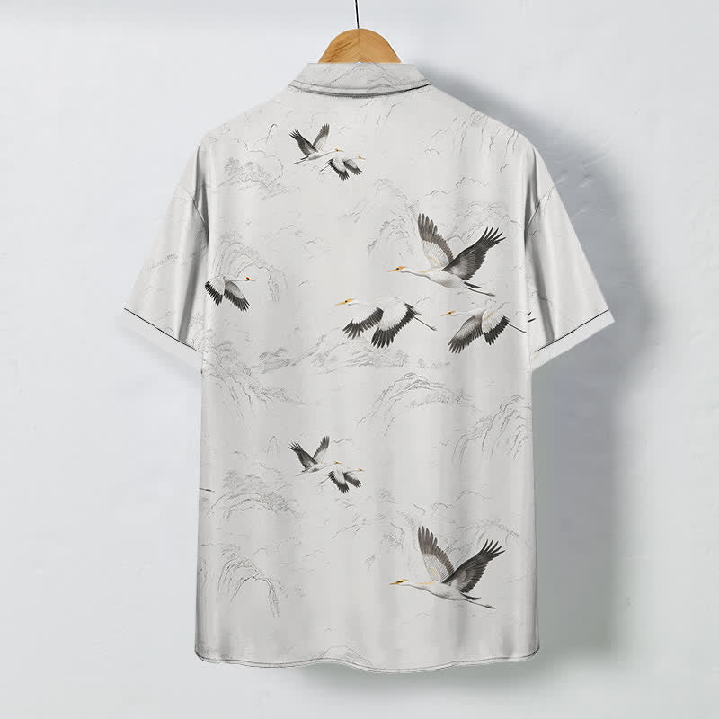 Buddha Stones Camisa transpirable de manga corta para hombre con estampado de paisaje de grullas y cordilleras, botones y diseño de tinta. - image 1