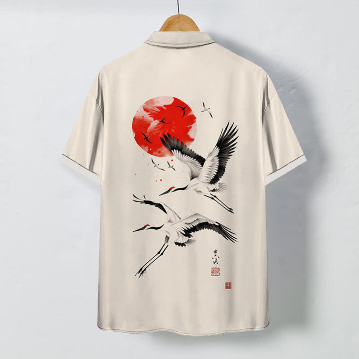 Buddha Stones Camisa transpirable de manga corta para hombre con botones y estampado de grullas voladoras y sol rojo - image 1