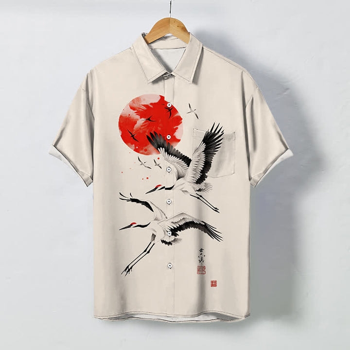 Buddha Stones Camisa transpirable de manga corta para hombre con botones y estampado de grullas voladoras y sol rojo - Beige - US/UK/AU48, UE58 (4XL) - image 0