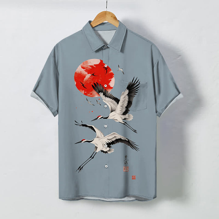 Buddha Stones Camisa transpirable de manga corta para hombre con botones y estampado de grullas voladoras y sol rojo - Azul acero claro - US/UK/AU48, UE58 (4XL) - image 5