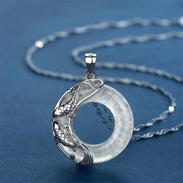 Buddha Stones Collar con colgante circular de hebilla de la suerte con forma de pez koi de cuarzo transparente - Cuarzo transparente (Protección ♥ Sanación) - image 0