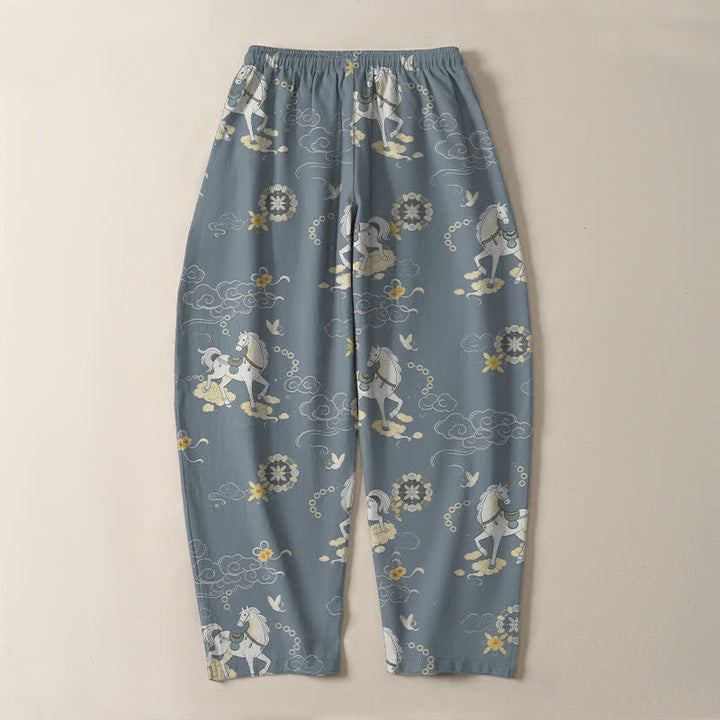 Buddha Stones Pantalones de hombre de algodón puro con estampado de flores blancas y cuello alto, cordón ajustable y corte cónico, con bolsillos. - image 3