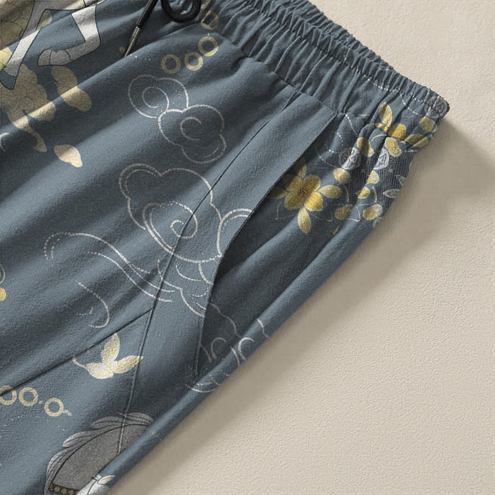 Buddha Stones Pantalones de hombre de algodón puro con estampado de flores blancas y cuello alto, cordón ajustable y corte cónico, con bolsillos. - image 4