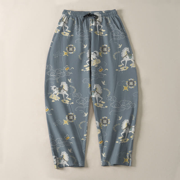 Buddha Stones Pantalones de hombre de algodón puro con estampado de flores blancas y cuello alto, cordón ajustable y corte cónico, con bolsillos. - image 2