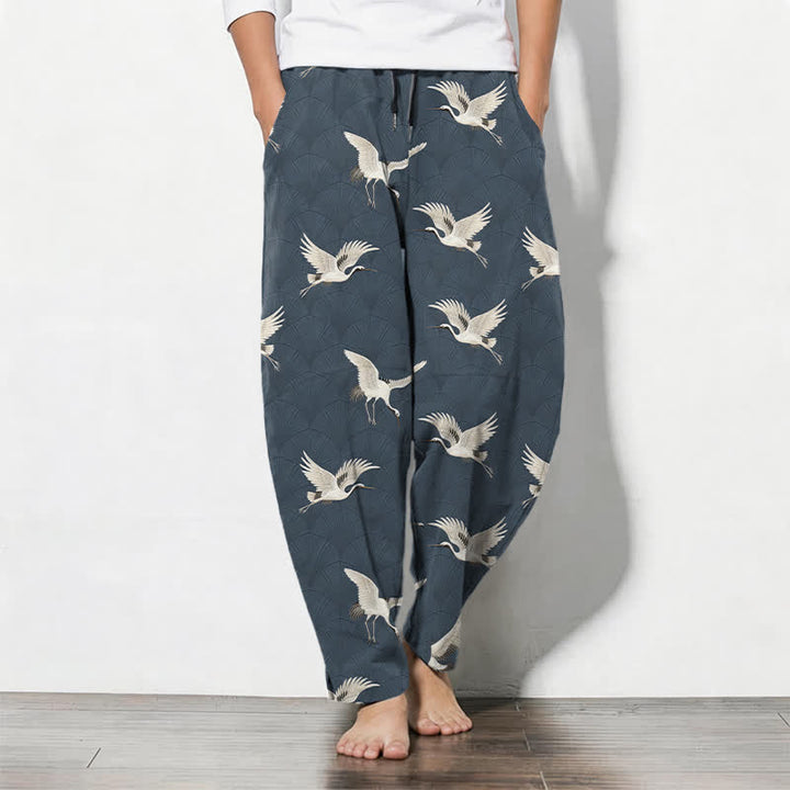 Buddha Stones Pantalones de hombre de algodón puro con estampado de grullas blancas, cordón ajustable y corte cónico con bolsillos. - Azul acero - US/UK/AU50, EU60 (5XL) - image 0