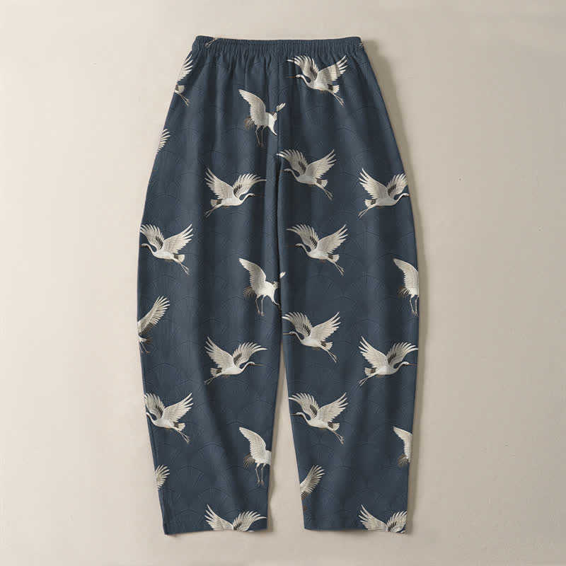 Buddha Stones Pantalones de hombre de algodón puro con estampado de grullas blancas, cordón ajustable y corte cónico con bolsillos. - image 3