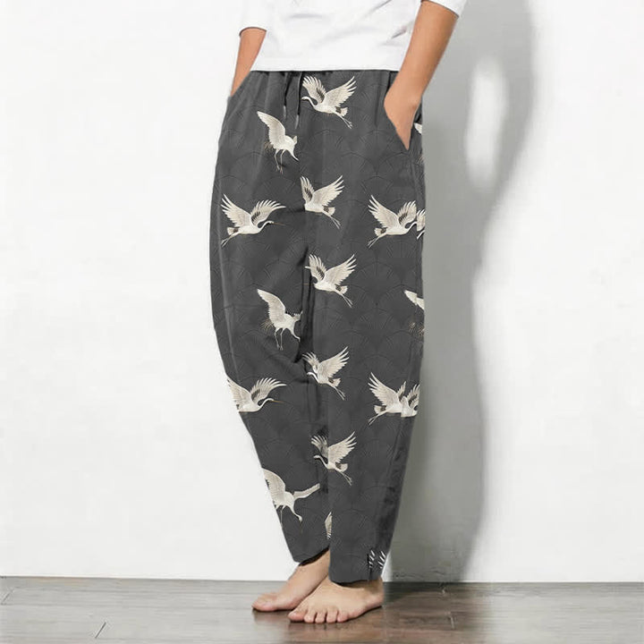 Buddha Stones Pantalones de hombre de algodón puro con estampado de grullas blancas, cordón ajustable y corte cónico con bolsillos. - image 8