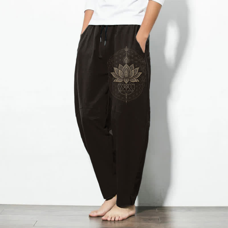 Buddha Stones Pantalones de hombre de algodón puro con estampado geométrico de mandala de loto, cordón ajustable y corte cónico, con bolsillos. - image 1