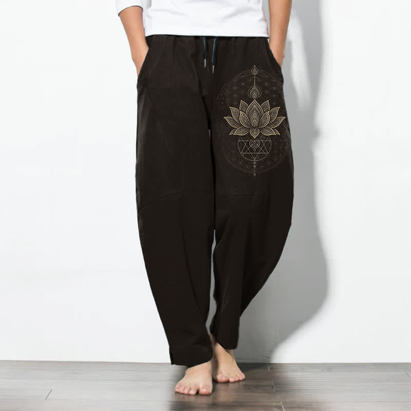 Buddha Stones Pantalones de hombre de algodón puro con estampado geométrico de mandala de loto, cordón ajustable y corte cónico, con bolsillos. - Negro - US/UK/AU50, EU60 (5XL) - image 0