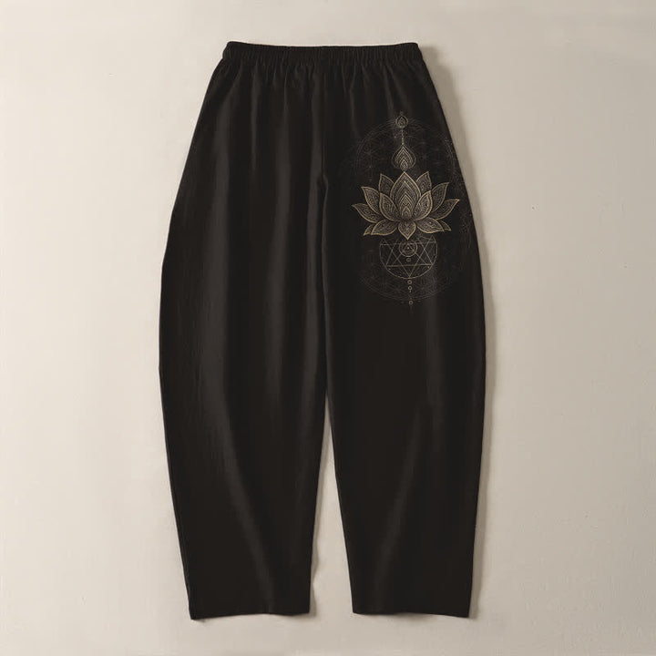 Buddha Stones Pantalones de hombre de algodón puro con estampado geométrico de mandala de loto, cordón ajustable y corte cónico, con bolsillos. - image 3
