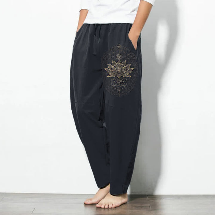 Buddha Stones Pantalones de hombre de algodón puro con estampado geométrico de mandala de loto, cordón ajustable y corte cónico, con bolsillos. - image 12