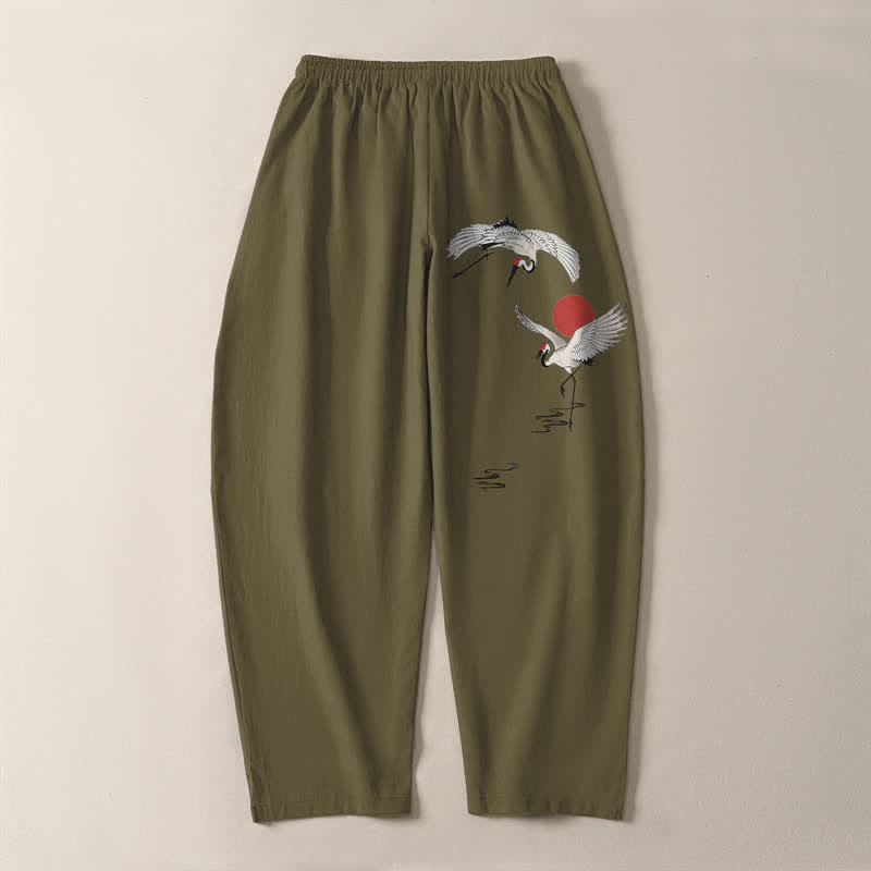 Buddha Stones Pantalones de hombre de algodón puro con estampado de grulla y sol rojo, corte ajustado, cordón y bolsillos. - image 10