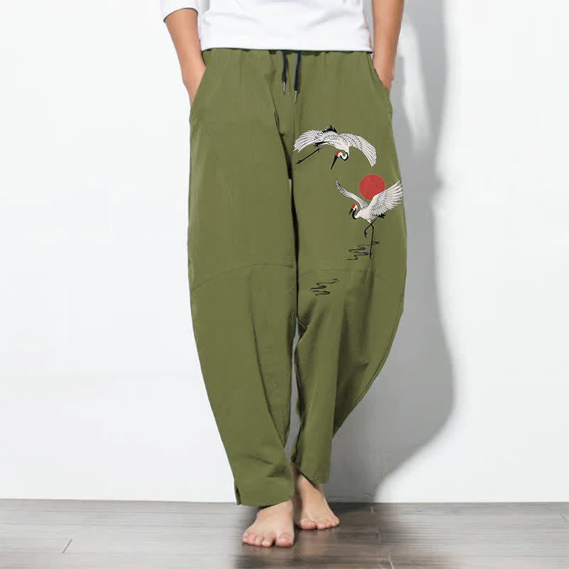 Buddha Stones Pantalones de hombre de algodón puro con estampado de grulla y sol rojo, corte ajustado, cordón y bolsillos. - Verde oliva - US/UK/AU50, EU60 (5XL) - image 11