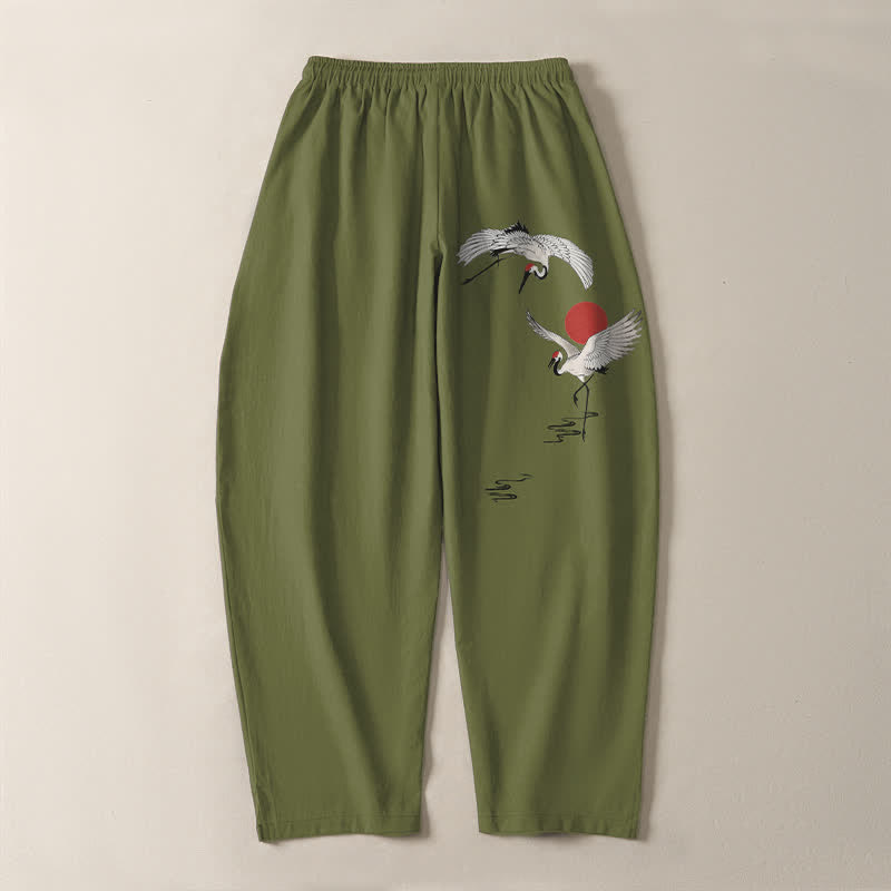 Buddha Stones Pantalones de hombre de algodón puro con estampado de grulla y sol rojo, corte ajustado, cordón y bolsillos. - image 14