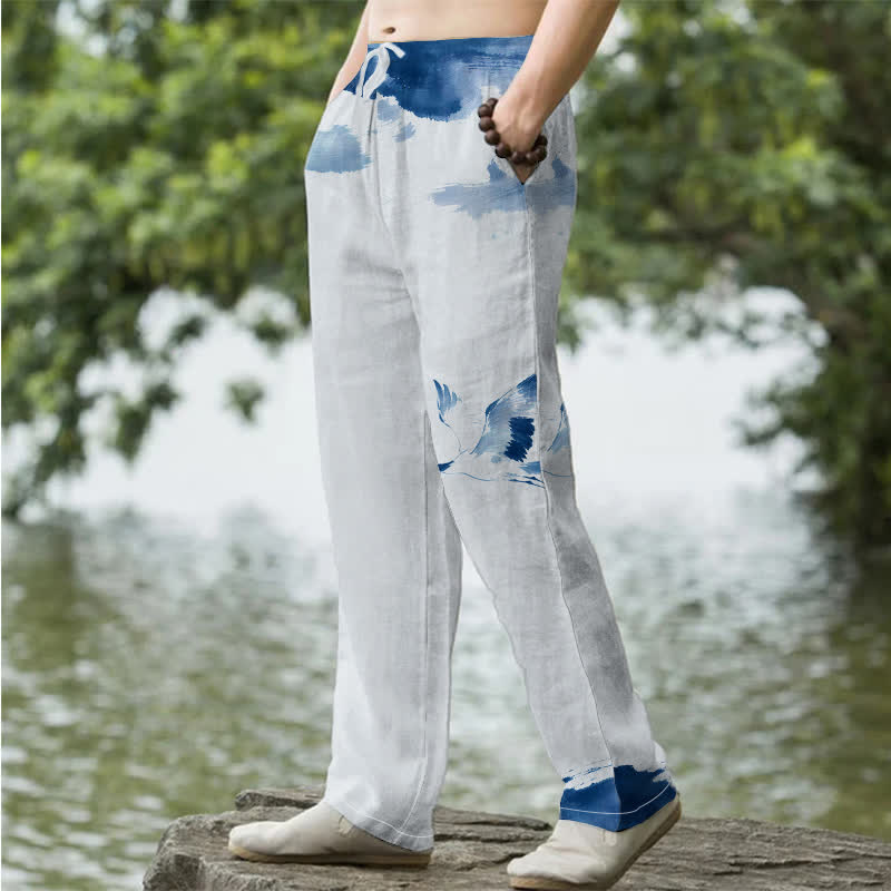 Buddha Stones Pantalones de hombre de algodón con estampado de grullas de corona roja, corte cónico y bolsillos. - image 1